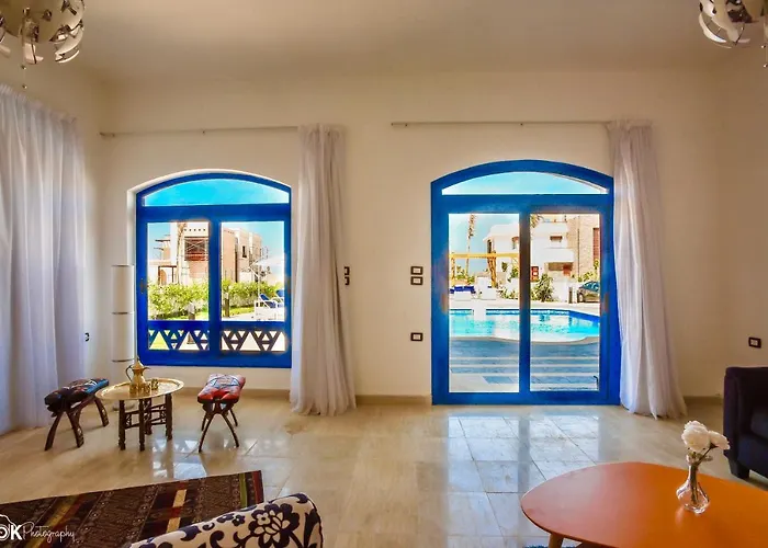 Luxury 8br With Seaview And Private Pool In Gurdaka