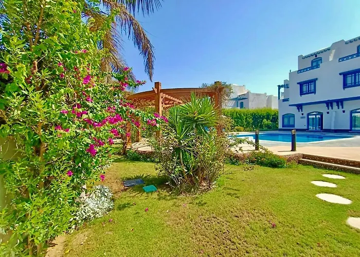 Villa Luxury 8br With Seaview And Private Pool In Gurdaka