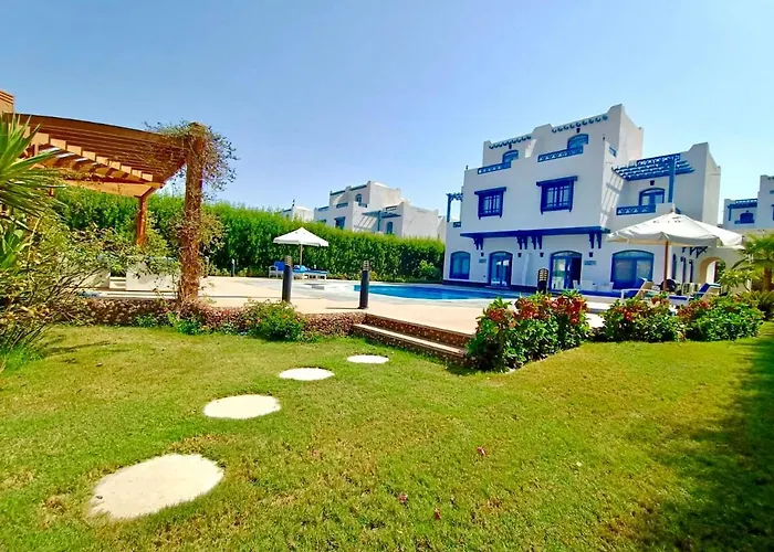 Villa Luxury 8br With Seaview And Private Pool In Gurdaka