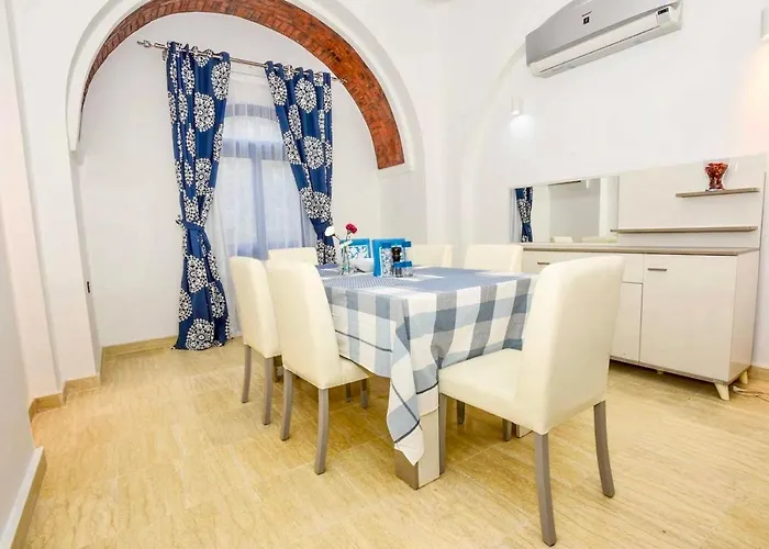 Luxury 8br With Seaview And Private Pool In *