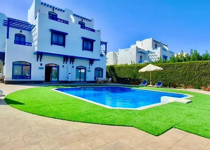 Villa Luxury 8br With Seaview And Private Pool In Gurdaka
